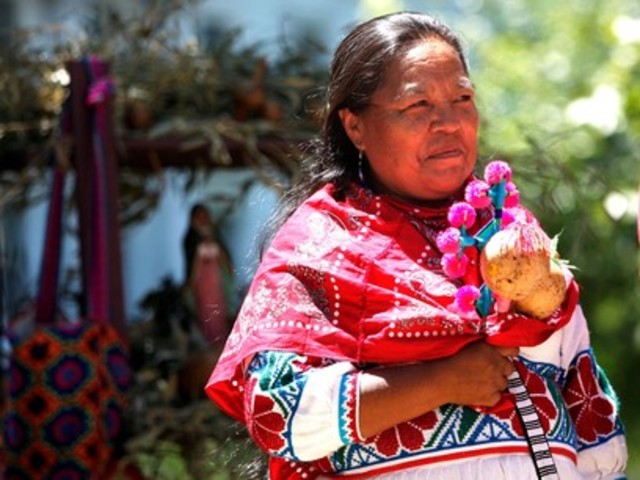 En 1905, Se muda a  Salamá