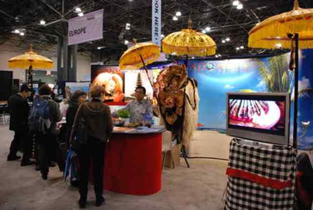 NEW YORK TRAVE, SHOWThe 18-year-old minor young persons can enter totally gratis to this International Fair where you will be able to enjoy a world tour the exhibition of 500 tourist destinations and emblematic