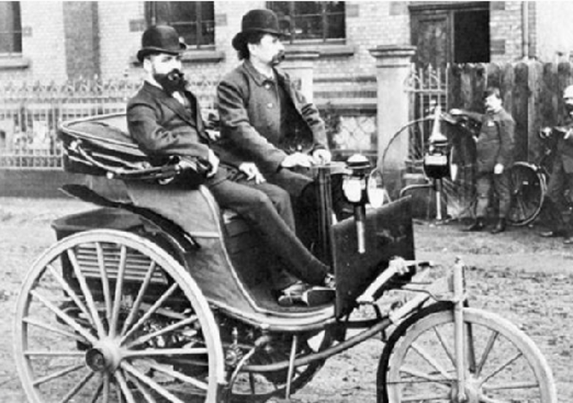 Первый автомобиль в мире