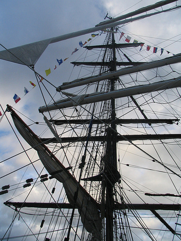 The word "skyscraper" originally was a nautical term referring to a tall mast or its main sail on a sailing ship.