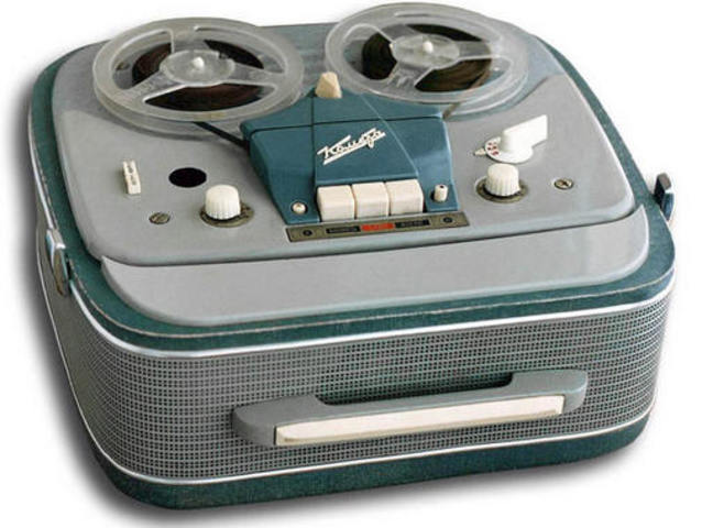 Первый бобинный (катушечный) магнитофон