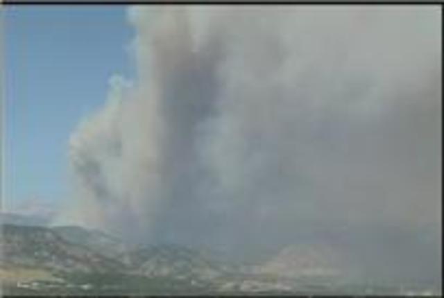 Colorado fire destroys homes, triggers evacuations