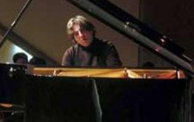 portrait of Fazl Say