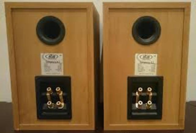 history of a bluetooth speaker