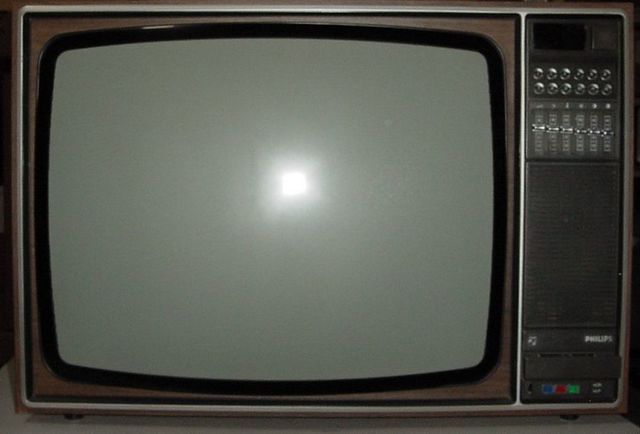 Lehen koloreko telebista