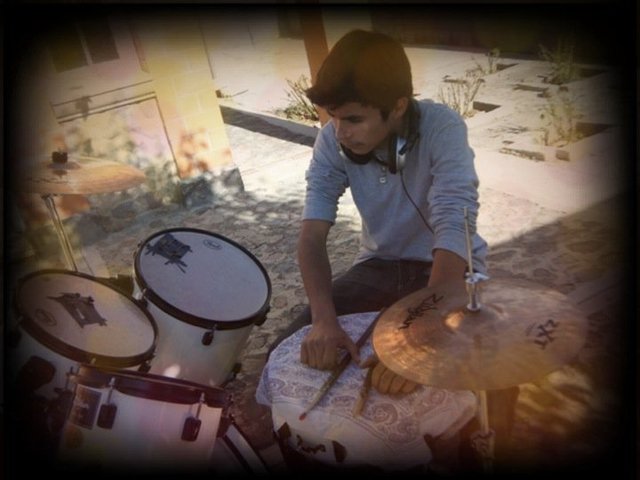 Aprendí a tocar la batería