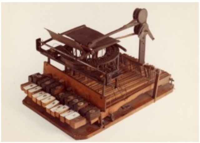 PROTOTIPO DE MÁQUINA DE ESCRIBIR