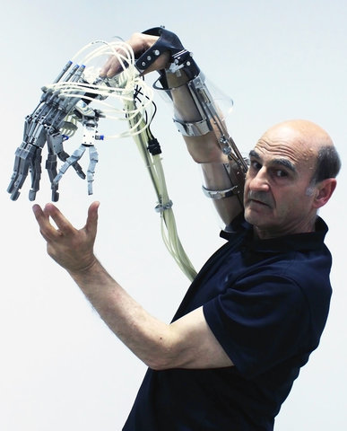 Stelarc - Extended Arm