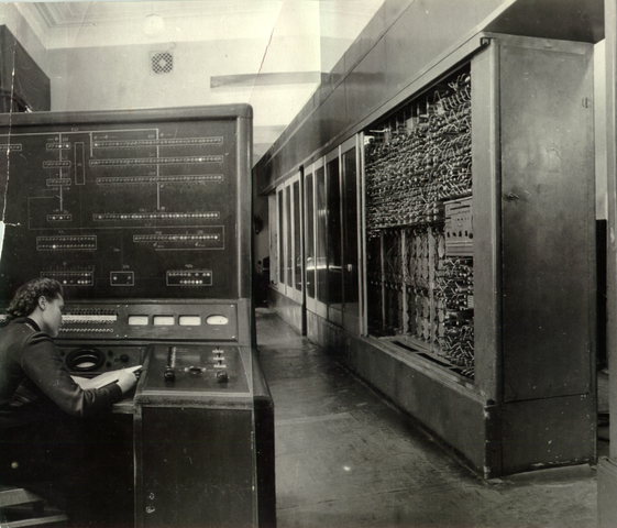 Первая советская электронно вычислительная машина