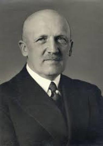 Kurt von Schleicher becomes Chancellor.