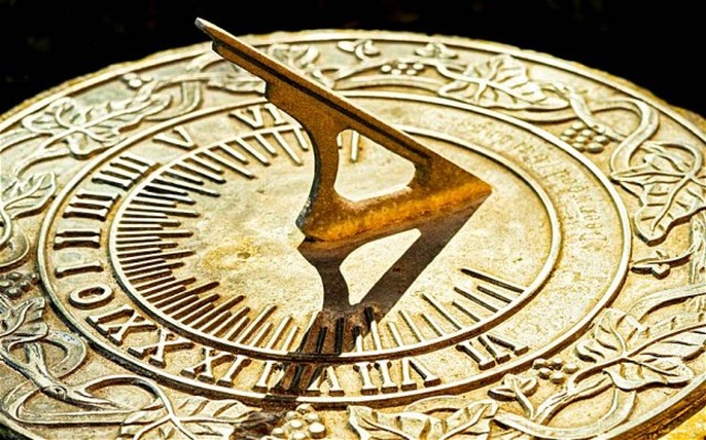 First Method of timekeeping: Sundial