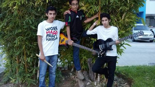 Lienzo empezaba con otro baterista