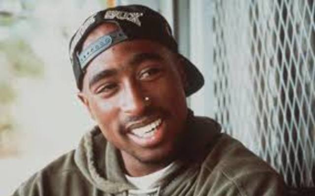 Tupac is shot 5 times