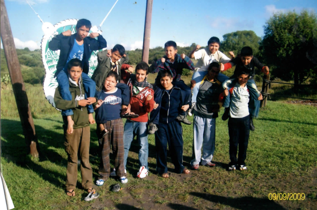 Una semana de campamento con otros chicos