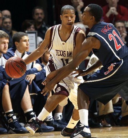 Walkup's 3-pointer lifts A&M over Arizona