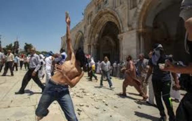 violence erupts in jerusalem