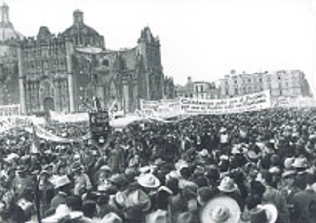 Lázaro Cárdenas es apoyado.