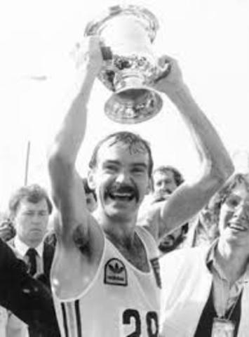 Robert de Castella courageous win in the marathon at the 1982 Commonwealth Games.