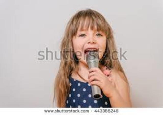 Yo cante en mi casa.