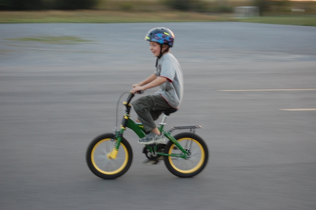 Yo aprendi montar bicicleta.