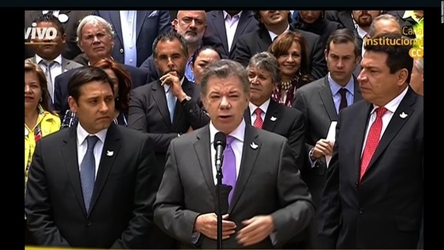 Santos Entrega El Acuerdo Al Congreso Y Anuncia Cese Del Fuego Definitivo