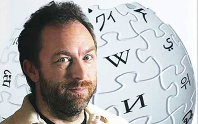 Л. Сэнгер и Дж. Уэйлс запускают проект Wikipedia
