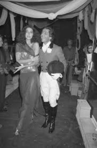 Studio 54 holds its grand closing party on its last night in business