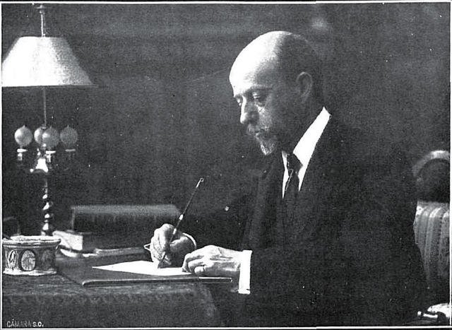 1903, Escuelas Libres de Ingenieros, Nace en España la primera experiencia de enseñanza por correspondencia por Julio Cervera Baviera.