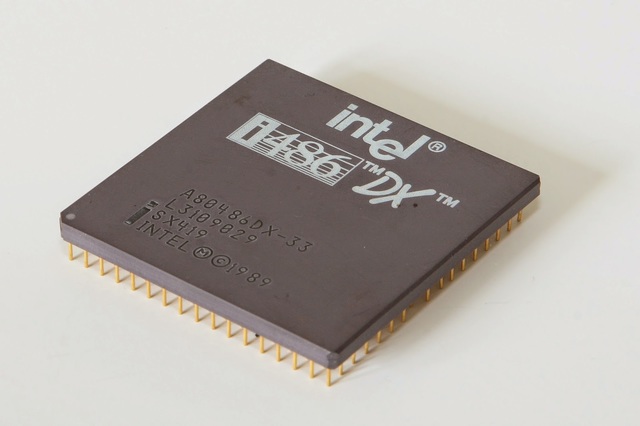 Intel lanza el i486
