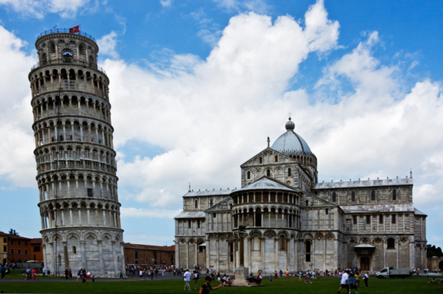 Galileo Galilei is born in Pisa, Italy.