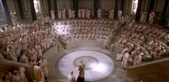 La ley de las XII tablas. Se separa por primera vez las reglas jurídicas de las religiosas.