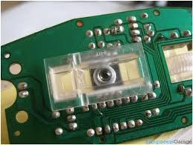 SE CONSTRUYE EL PRIMER PROTOTIPO DE PROCESADOR OPTICO