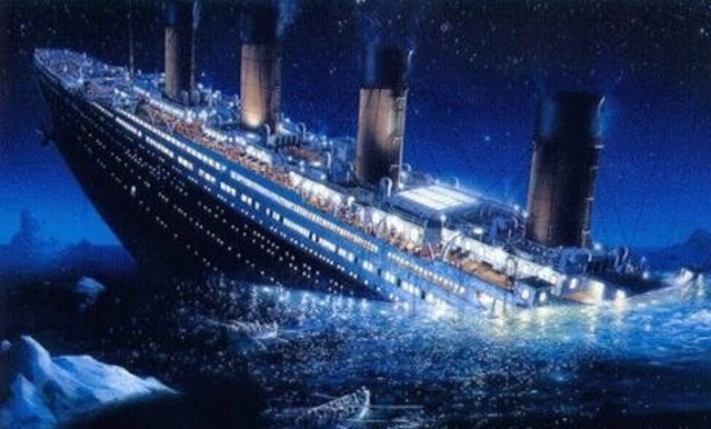 Titanic Sinks