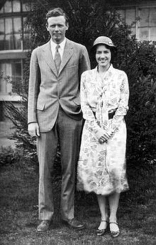 Charles Lindbergh marries Anne Morrow