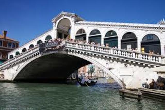 Construction of Rialto Bridge in Venice