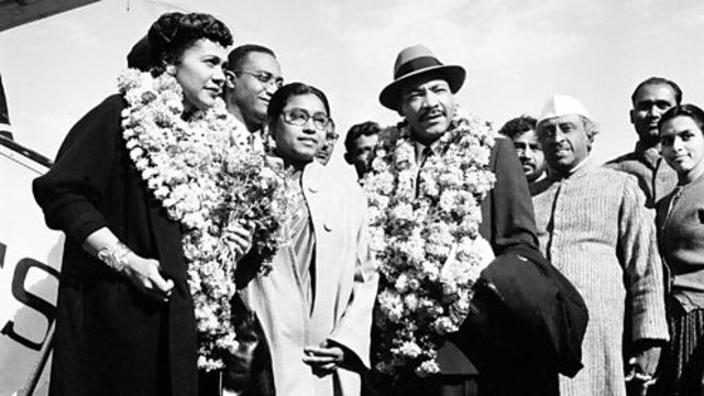 Martin Meets Ghandi`s Family.