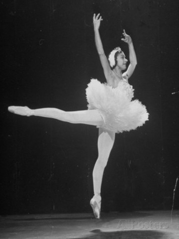 1934 joined Sadler’s Wells School