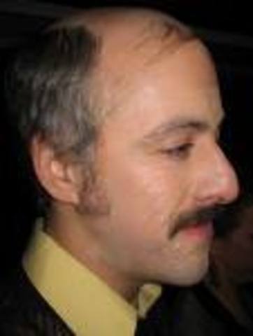 Mi tio se llama Peter Kauth nacio en Chicago Illinois