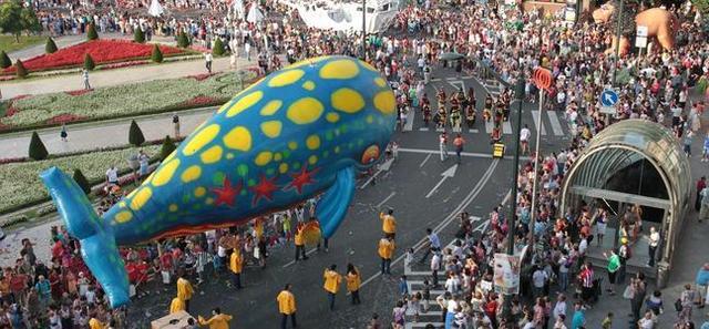 LA BALLENA DE NEPTÚ