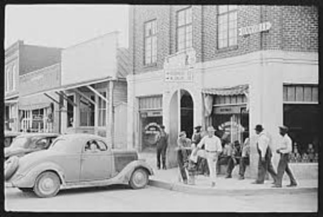 1927 The North Carolina State Art Society is incorporated for the purpose of beginning a state art collection.