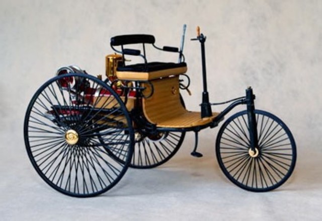 Primeiro veículo motorizado