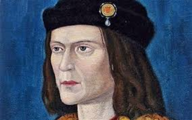 Richard III is killed in battle