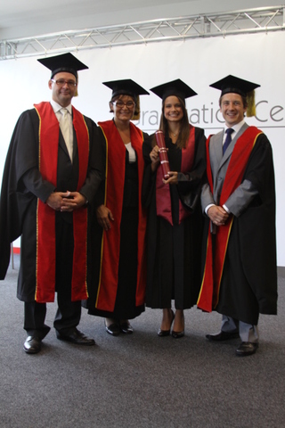 Graduada com mérito no curso de Bachelor of Business Administration in Tourism and Hospitality