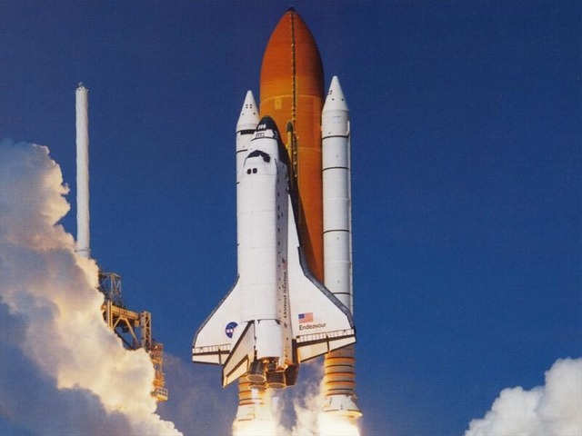 Transporte aéreo-foguete