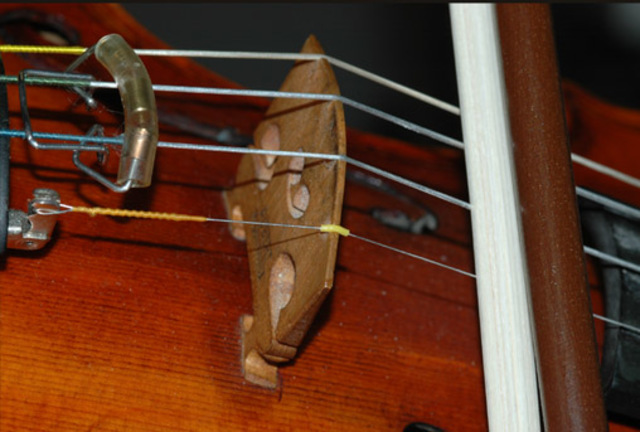 cambio del material del que se hacen las cuerdas.