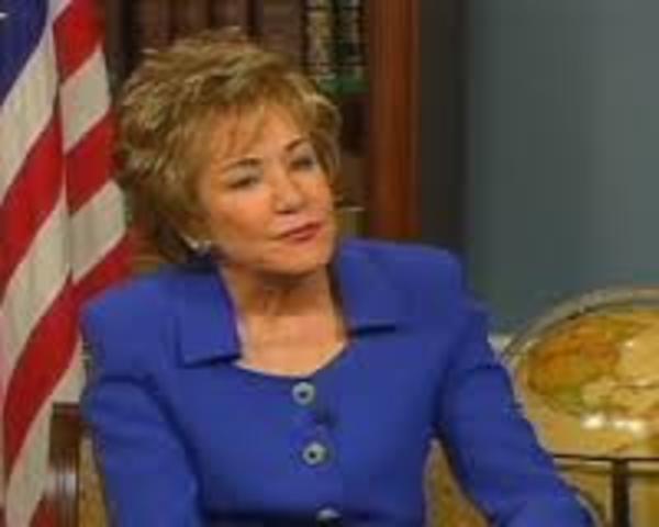 2002  Elizabeth Dole becomes the first woman to represent North Carolina in the United States Senate.