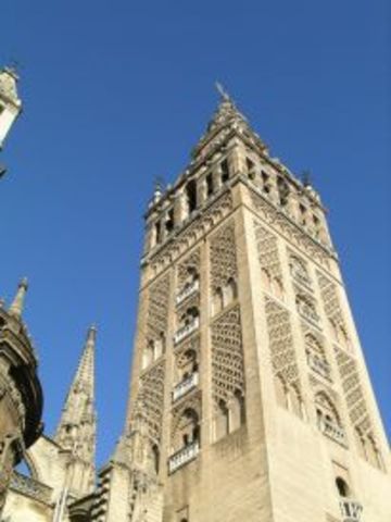 Surge una nueva dinastia salvadora de Al andaluz " Almohades" (1147 -1226)