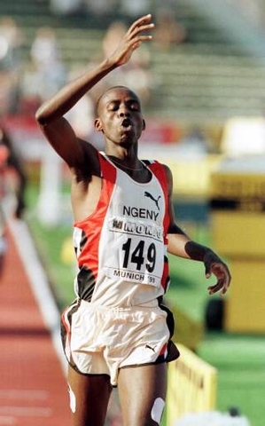 Noah Ngeny - 1.000 metros - 2:11.96