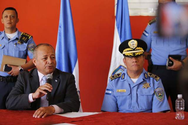 Comisión ratifica a Félix Villanueva como director de la Policía Nacional