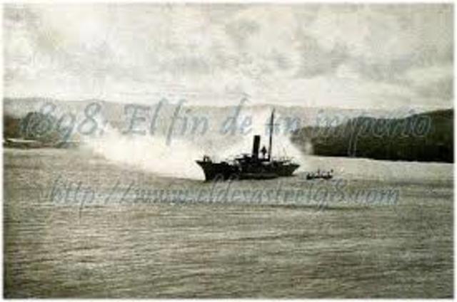 Ocurre un intercambio de disparos entre el castillo de San Cristobal y el buque USS Yale.